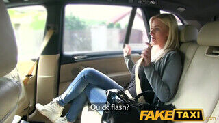 FakeTaxi - Nathaly Cherie kúr a taxissal